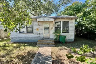 1409 E Commercial St, Victoria, TX 77901 - Photo 1