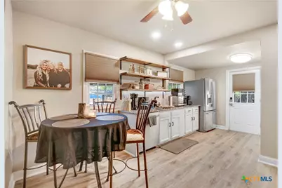 524 E 13th Avenue, Belton, TX 76513 - Photo 9