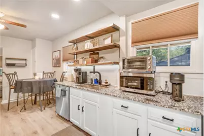 524 E 13th Avenue, Belton, TX 76513 - Photo 11