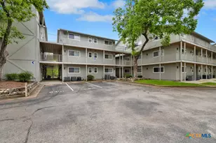 730 E Mather St, New Braunfels, TX 78130 - Photo 3