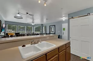 730 E Mather St, New Braunfels, TX 78130 - Photo 11