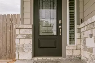 113 Persimmon Ct, Victoria, TX 77904 - Photo 3