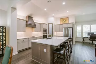 113 Persimmon Ct, Victoria, TX 77904 - Photo 9