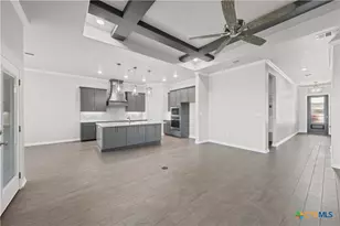 1011 Alice Cir, Temple, TX 76502 - Photo 7