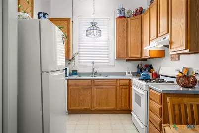 843 Cross Street, New Braunfels, TX 78130 - Photo 21