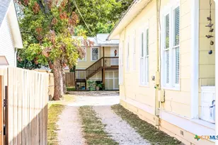 843 Cross St, New Braunfels, TX 78130 - Photo 33