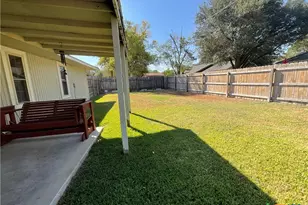 619 Jackson St, Rockdale, TX 76567 - Photo 5