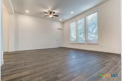 593 Vale Court, New Braunfels, TX 78132 - Photo 9