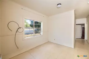 936 Water St, Gonzales, TX 78629 - Photo 5