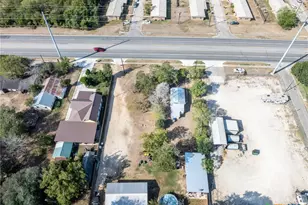 936 Water St, Gonzales, TX 78629 - Photo 17