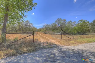 445 Single Oak Road, Seguin, TX 78155 - Photo 5