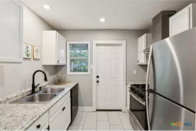 1030/1032 Haynes Street #2, San Marcos, TX 78666 - Photo 17