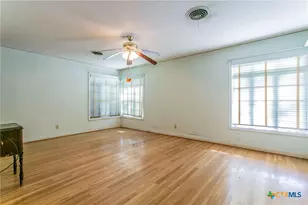 504 W Park Ave, Temple, TX 76501 - Photo 9