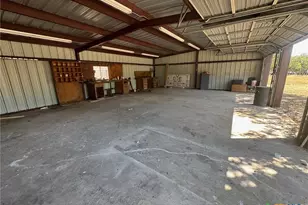 2802 W 4th St, Cameron, TX 76520 - Photo 3