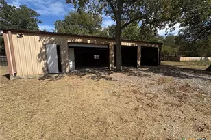 2802 W 4th St, Cameron, TX 76520 - Photo 9