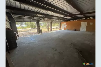 2802 W 4th Street, Cameron, TX 76520 - Photo 5