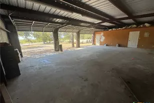 2802 W 4th St, Cameron, TX 76520 - Photo 5