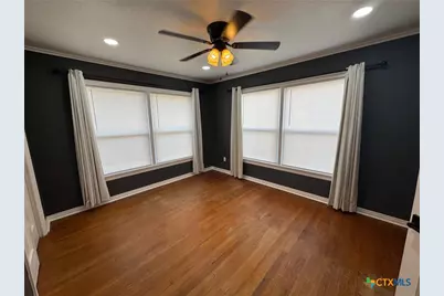 300 N Bowie, Cameron, TX 76520 - Photo 9