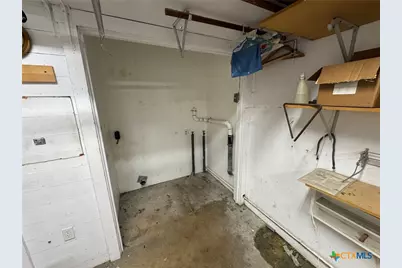 300 N Bowie, Cameron, TX 76520 - Photo 11