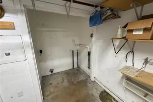 300 N Bowie, Cameron, TX 76520 - Photo 11