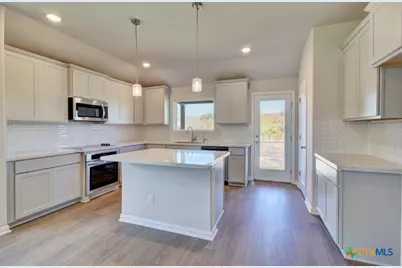 1229 Casetta Run, New Braunfels, TX 78130 - Photo 9