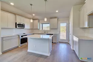 1229 Casetta Run, New Braunfels, TX 78130 - Photo 9