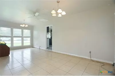 621 E Hackberry Street, Seguin, TX 78155 - Photo 17