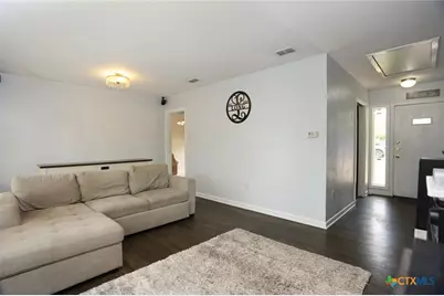 621 E Hackberry Street, Seguin, TX 78155 - Photo 5