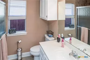 303 Bridle Ln, Victoria, TX 77904 - Photo 17