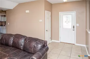 303 Bridle Ln, Victoria, TX 77904 - Photo 3