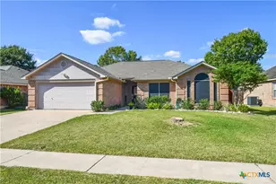303 Bridle Ln, Victoria, TX 77904 - Photo 1