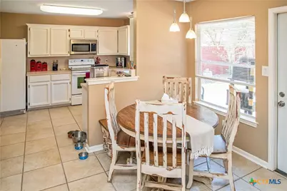 303 Bridle Lane, Victoria, TX 77904 - Photo 7