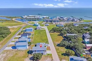 132 Breezeway Dr, Rockport, TX 78382 - Photo 3