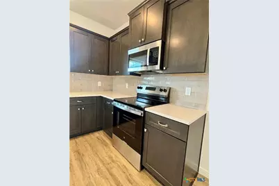 638 Swallow, Palacios, TX 77465 - Photo 7