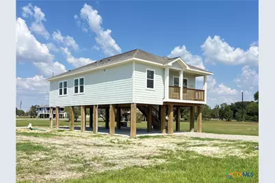 638 Swallow, Palacios, TX 77465 - Photo 1