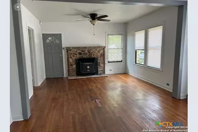 816 S Austin Street, Seguin, TX 78155 - Photo 3