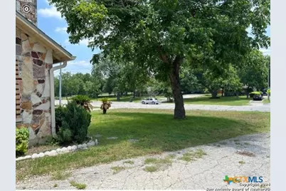 816 S Austin Street, Seguin, TX 78155 - Photo 13