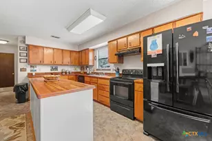 1369 Lakeview Dr, Canyon Lake, TX 78133 - Photo 7