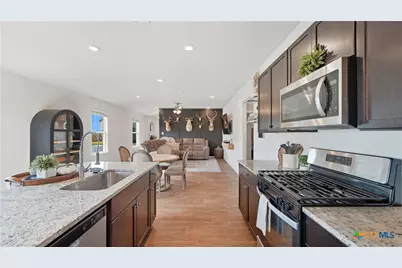 150 Legendary Trail Loop, Floresville, TX 78114 - Photo 15