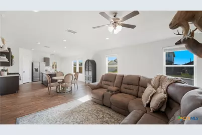 150 Legendary Trail Loop, Floresville, TX 78114 - Photo 13