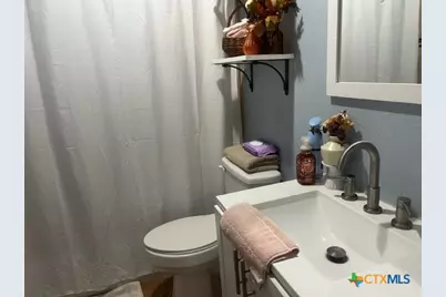 606 Schwab Street, Yoakum, TX 77995 - Photo 7