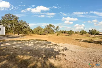 25 County Road 427, Stockdale, TX 78160 - Photo 11