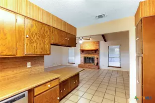 25 County Rd 427, Stockdale, TX 78160 - Photo 17