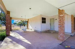 25 County Rd 427, Stockdale, TX 78160 - Photo 7