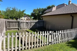 256 Las Brisas Blvd, Seguin, TX 78155 - Photo 23