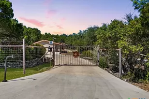 789 Barbara Dr, Canyon Lake, TX 78133 - Photo 3