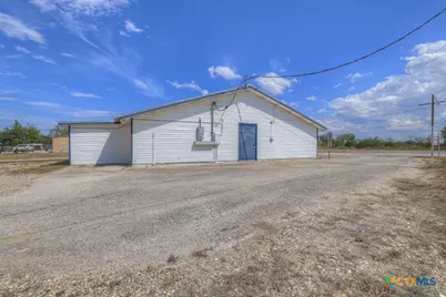 2918 W Kingsbury Street, Seguin, TX 78155 - Photo 13