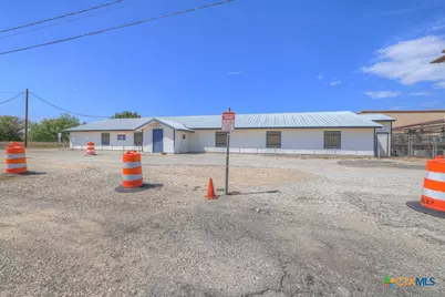 2918 W Kingsbury Street, Seguin, TX 78155 - Photo 3