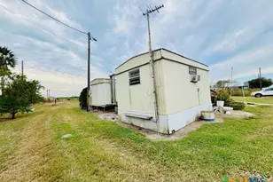 848 Margie Tewmey Rd, Port Lavaca, TX 77979 - Photo 3