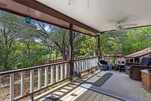 949 Burges St, Seguin, TX 78155 - Photo 7